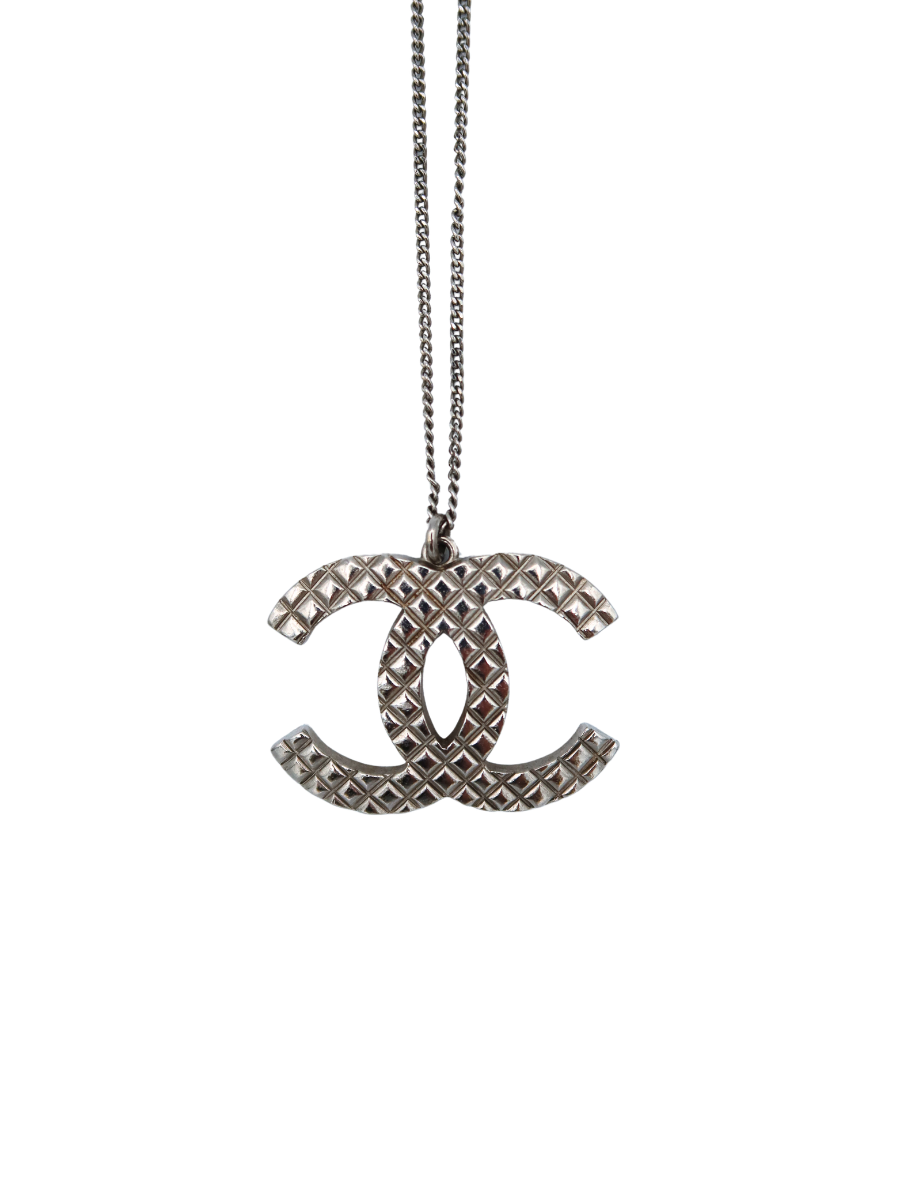 Chanel Vintage Silver-Tone Quilted CC Logo Pendant Necklace 2001 Fall