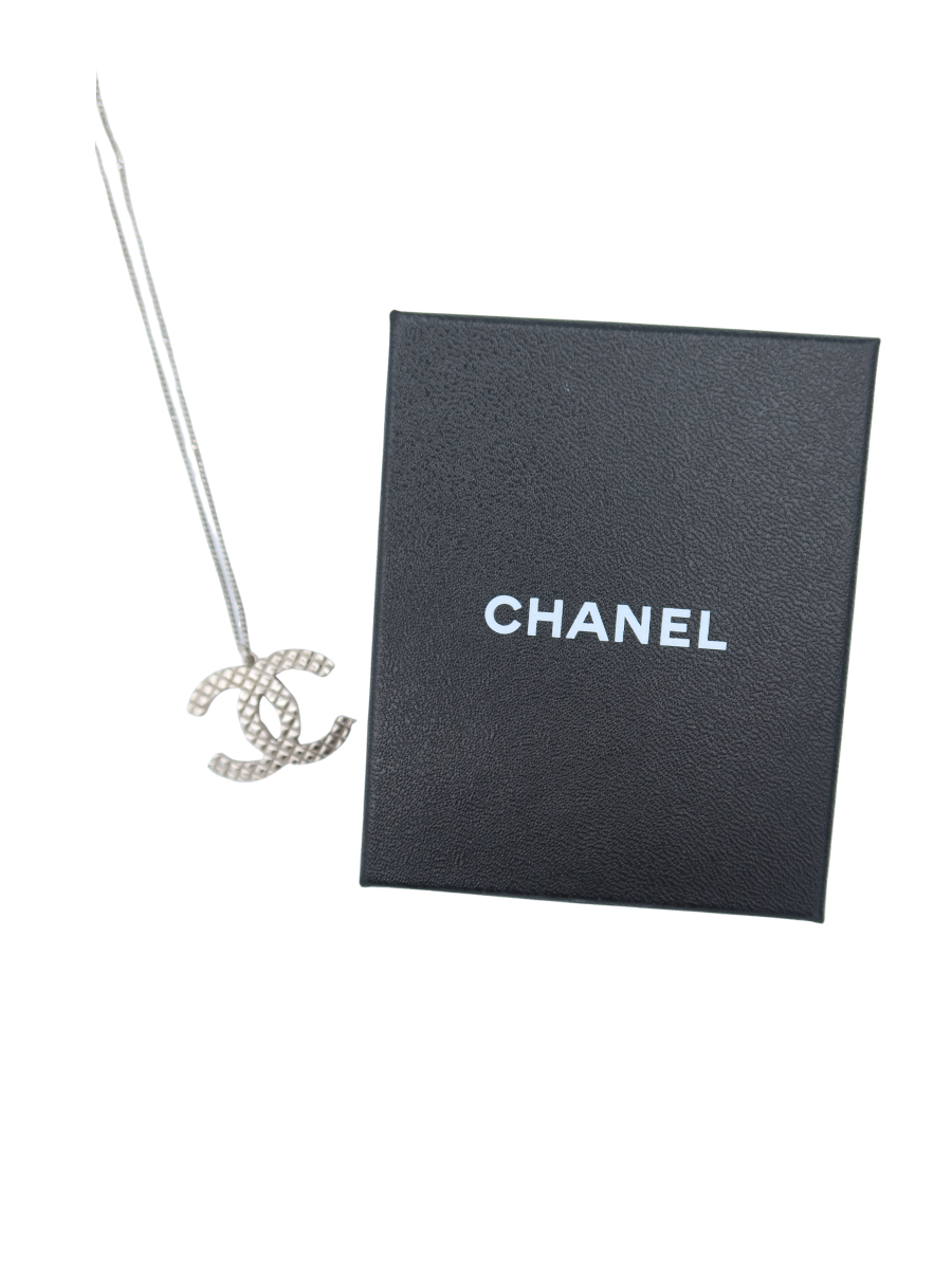 Chanel Vintage Silver-Tone Quilted CC Logo Pendant Necklace 2001 Fall