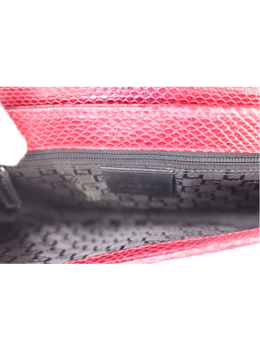 Gucci Vintage Red Lizard-Textured Leather Flap Shoulder Bag with Gold Bar