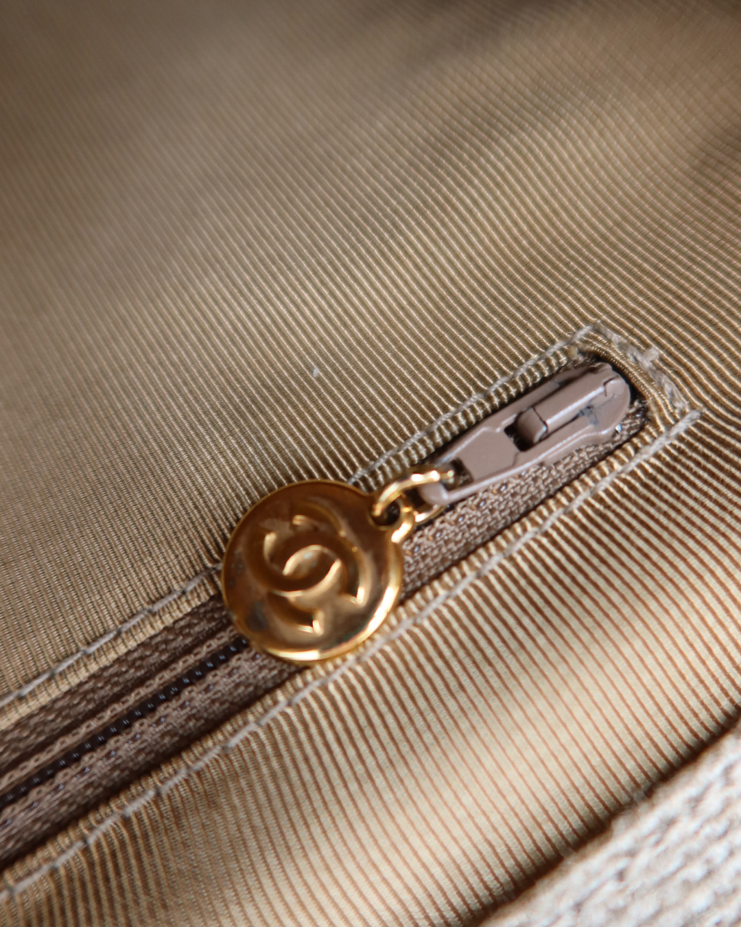 Chanel Vintage CC Canvas Linen Tortoise Handle Tote Bag 1996-1997